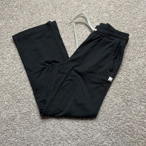 Vuori Halo Straight Leg Pants - inseam is 24.5 inches